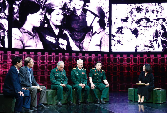 Showbiz 30/4: Huỳnh Hiểu Minh và bạn diễn ngất xỉu sau cảnh quay uống rượu ảnh 6