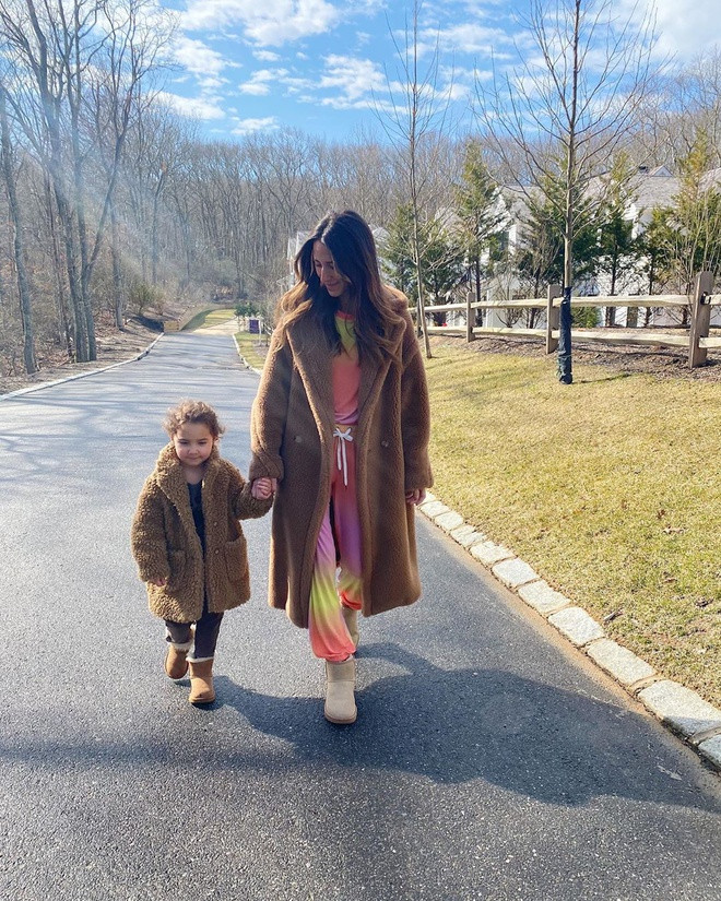 Blogger đình đám của Mỹ gây phẫn nộ vì mắc COVID-19 vẫn đi khắp nơi ảnh 2