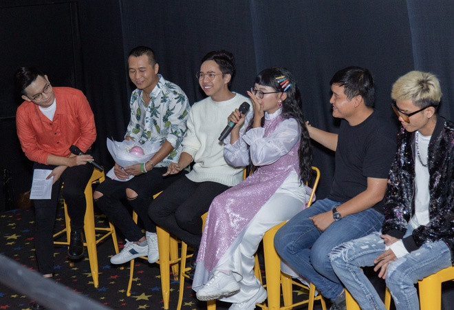 Showbiz 10/1: Tiểu tam trong 'Sống chung với mẹ chồng' bất ngờ cạo trọc đầu ảnh 2