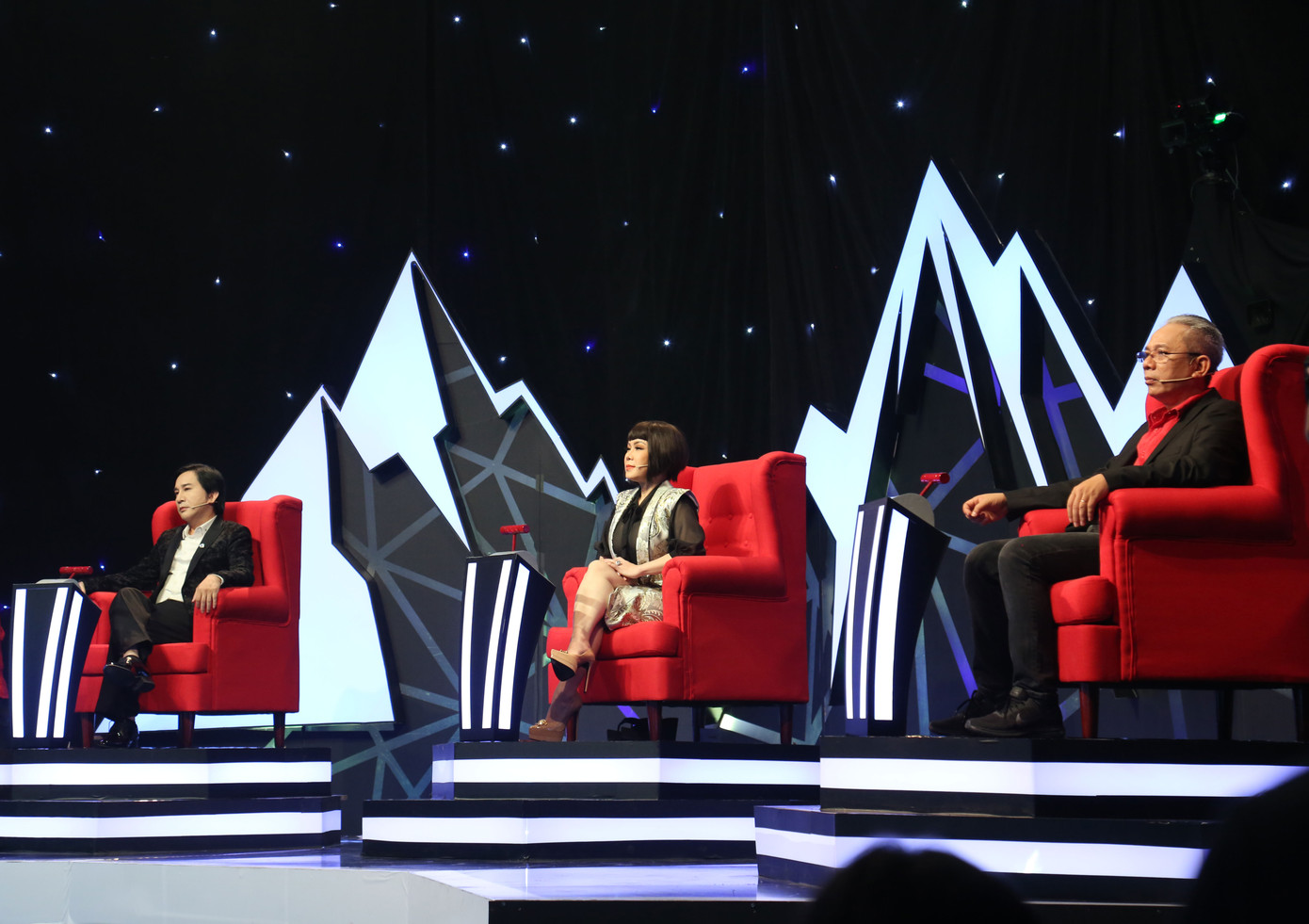 Học trò NSND Hồng Vân gây bão ở Lò Võ Tiếu Lâm ảnh 1