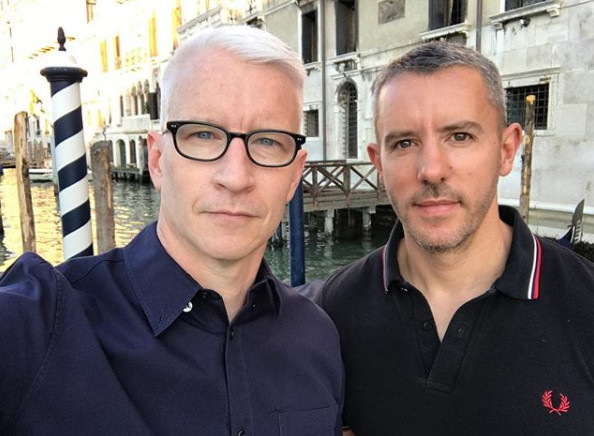 Trải nghiệm chăm con sơ sinh gây chú ý của MC đồng tính đài CNN ảnh 4