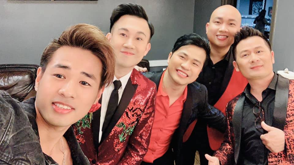 Sao Việt mùng 3 Tết: Sơn Tùng gây 'bão' mạng xã hội với 1 bức ảnh ảnh 11