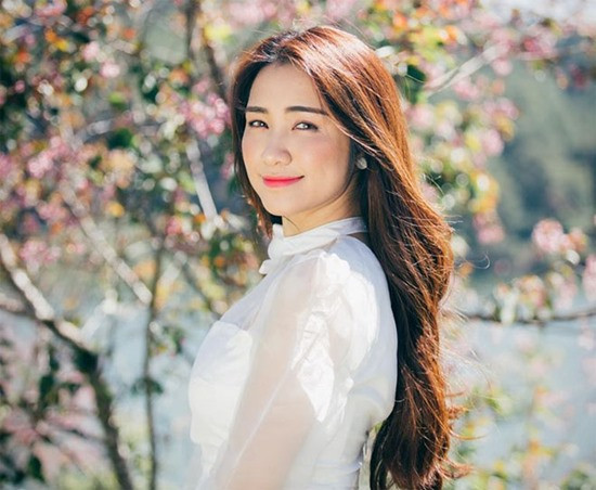 Dân mạng càng 'ném đá' với cách xin lỗi của Hòa Minzy sau đưa tin giả mạo về COVID-19 ảnh 2