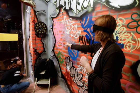 Kì lạ với Bảo tàng của những người say xỉn đầu tiên trên thế giới ảnh 6