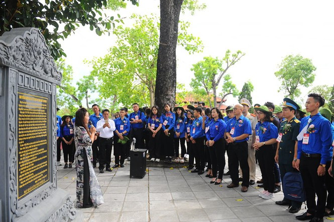 Toàn cảnh Lễ báo công dâng Bác và trao huy hiệu Thanh niên tiên tiến làm theo lời Bác ảnh 14