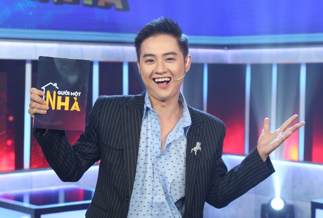 Showbiz 31/5: Nụ hôn của Trung Dũng và Cát Tường ở Tình Bolero gây tranh cãi ảnh 5