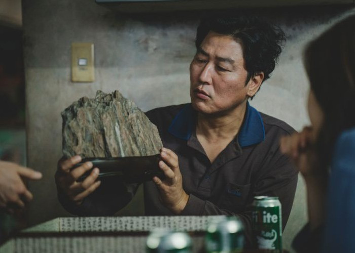 Showbiz: Hoa đán Trung Quốc bị chỉ trích vì gác chân lên ghế máy bay là ai? ảnh 7