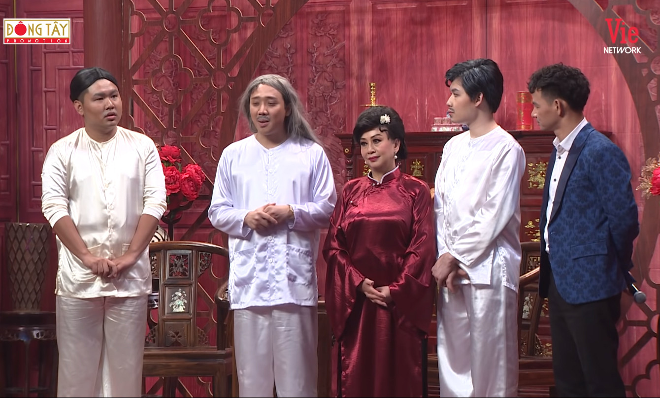 Trấn Thành khóc nức nở khi gặp lại nghệ sĩ Minh Phượng với hình ảnh đi phải chống nạng ảnh 1