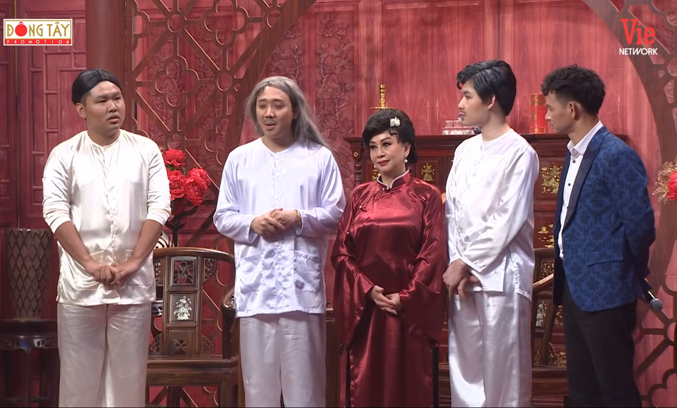 Trấn Thành khóc nức nở khi gặp lại nghệ sĩ Minh Phượng với hình ảnh đi phải chống nạng ảnh 1
