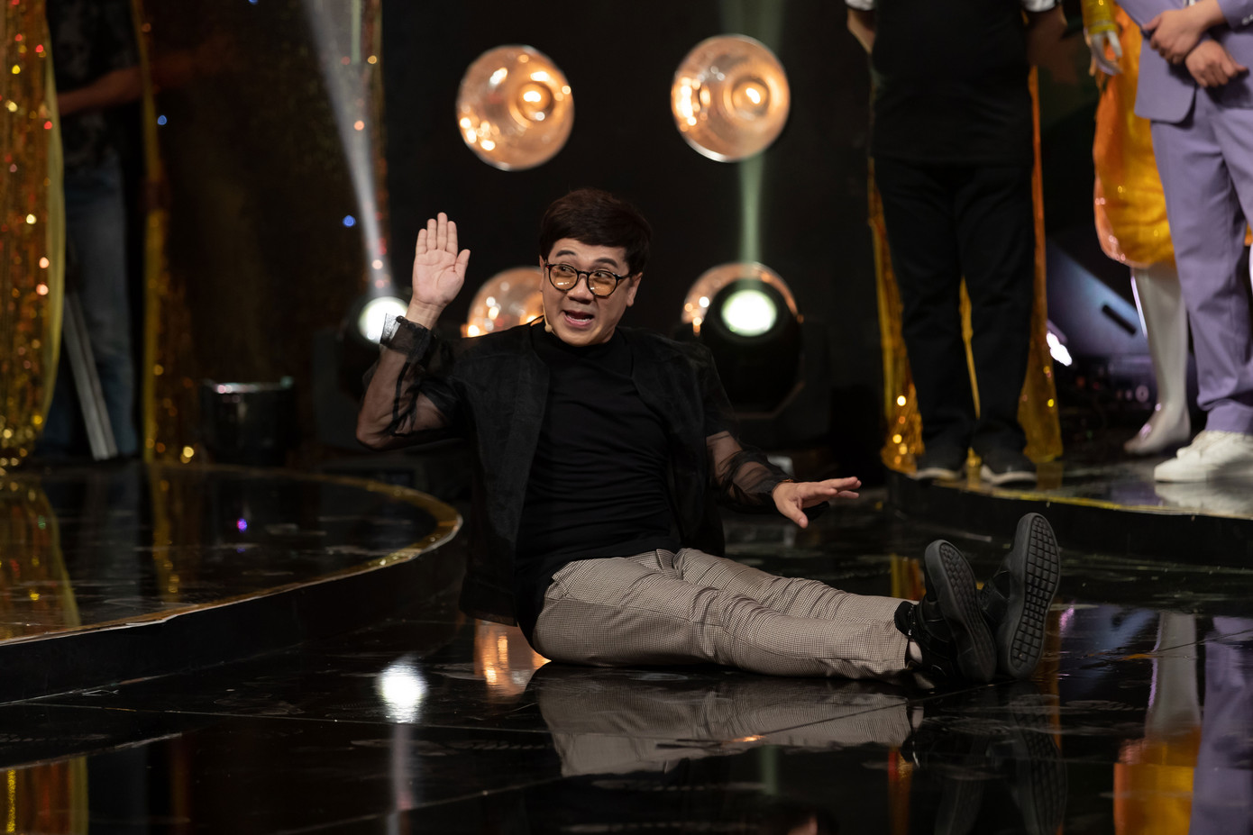 NSND Hồng Vân, Đình Toàn bật khóc cảm ơn NSƯT Thành Lộc ảnh 2