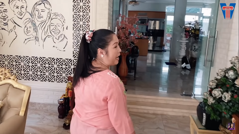 NSND Hồng Vân hé lộ biệt thự rộng lớn có khế trăm tuổi, cá trê 'thành tinh' giữa Sài Gòn ảnh 8