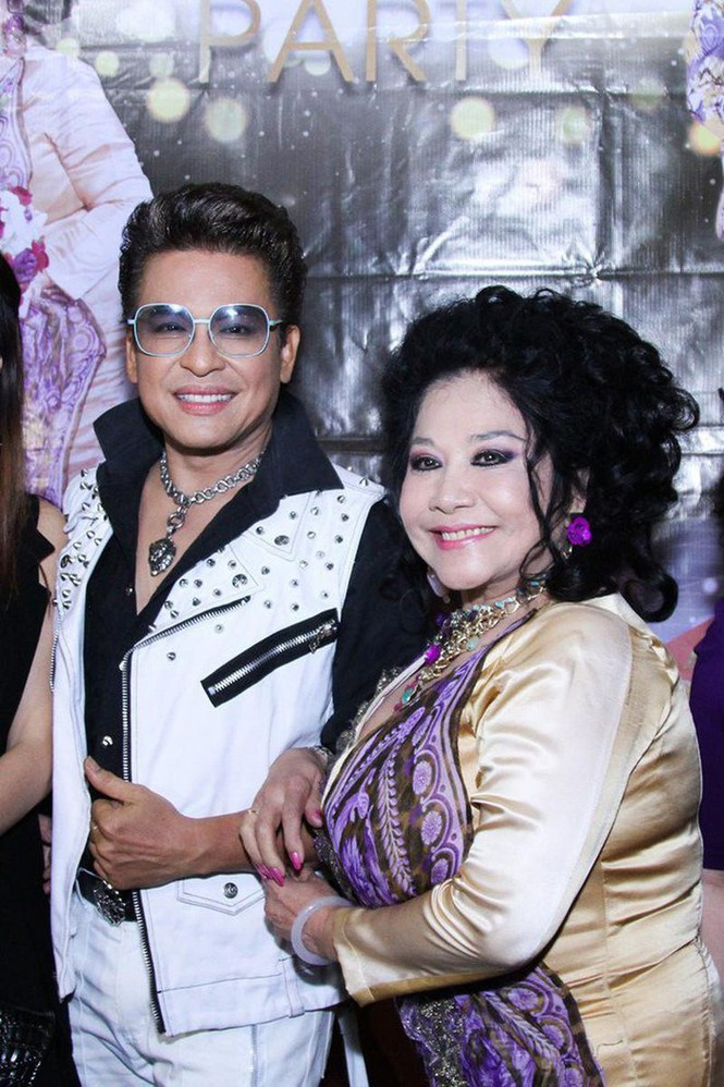 Showbiz 28/3: Cô gái khỏa thân chụp ảnh giữa phố, bất chấp lệnh cấm ra đường vì dịch ảnh 4