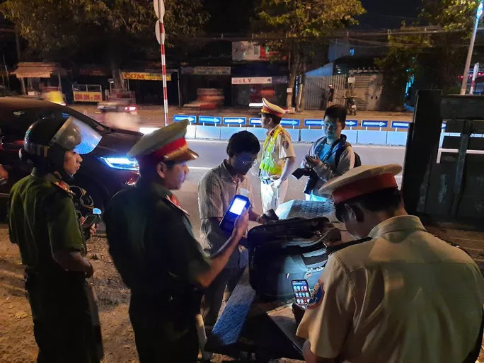 CSGT lập chốt, 'con đường ăn nhậu' ở Biên Hòa nháo nhào! ảnh 3