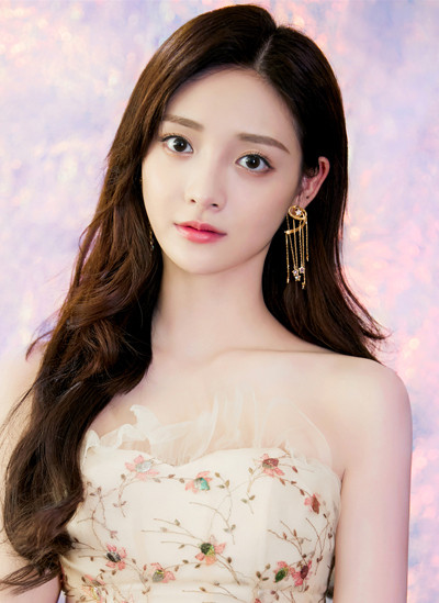 Bay cùng chuyến có người nhiễm virus corona, ca sĩ Trung Quốc tự cách ly ảnh 1