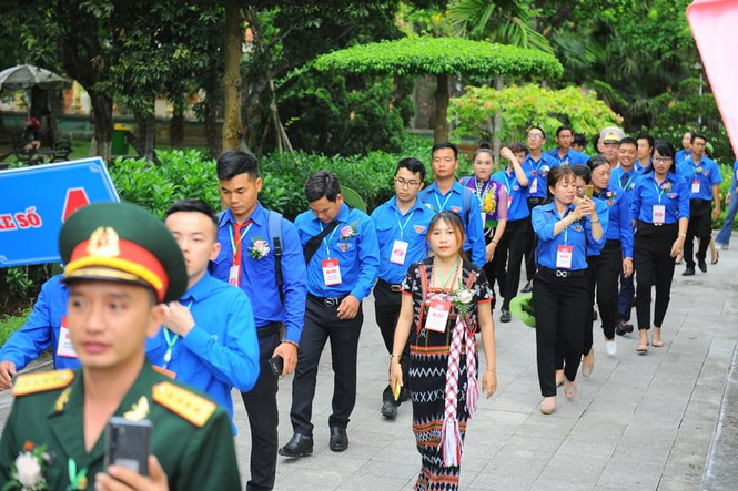 Toàn cảnh Lễ báo công dâng Bác và trao huy hiệu Thanh niên tiên tiến làm theo lời Bác ảnh 4