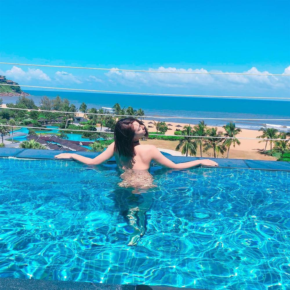 Hồng Quế lại gây choáng với hình ảnh hở bạo ảnh 6