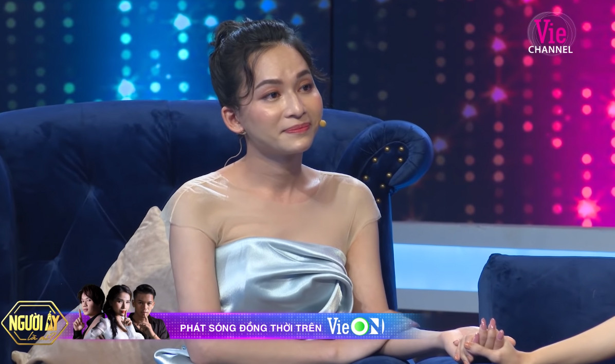 Cô gái đứng trước nhà Hương Giang ngày mùng 1 Tết để hỏi cách chuyển giới ảnh 4