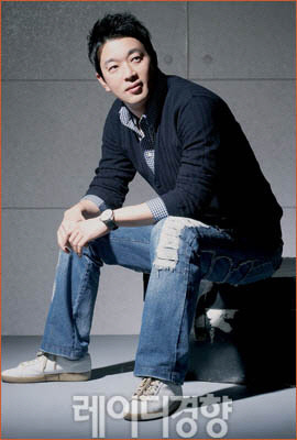 Lộ danh tính 'ông trùm' giải trí của Hàn Quốc cưỡng hiếp nhân viên gây rúng động ảnh 1