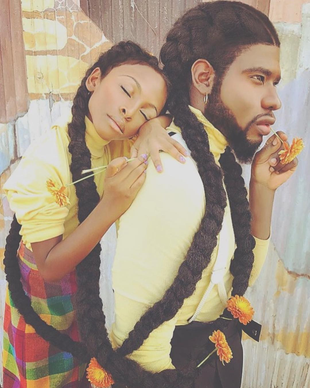 Cha con người đàn ông có mái tóc lạ kỳ nhất thế giới ảnh 9