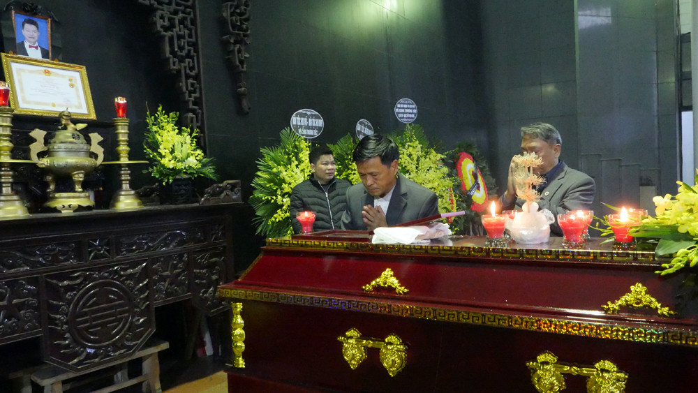 Đám tang đẫm nước mắt tiễn biệt NSƯT Vũ Mạnh Dũng ảnh 2