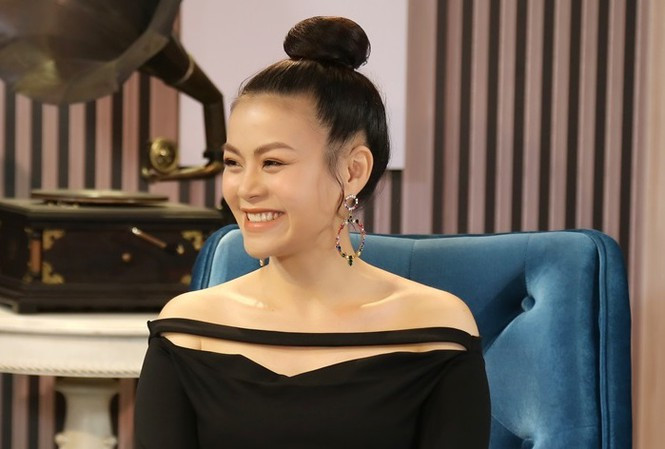 Showbiz 13/3: Thông tin về sức khỏe em trai sau khi gặp Tiên Nguyễn ở Ý ảnh 2