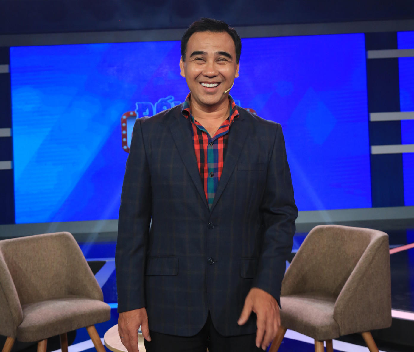 MC Quyền Linh: ‘Diễn viên rất dễ bộc lộ cảm xúc, đôi khi hơi thái quá và dễ bị ném đá’ ảnh 2