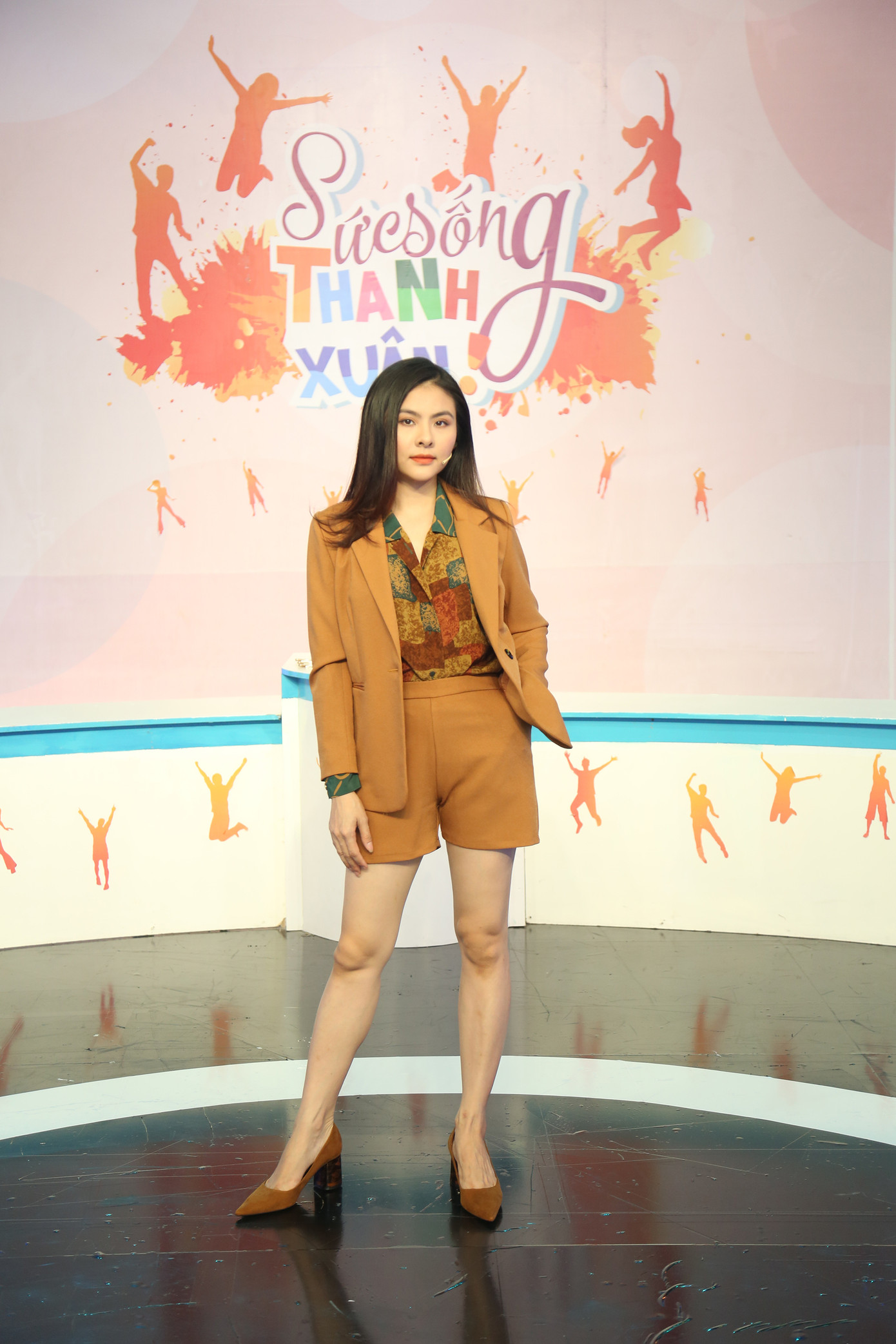 Vân Trang ‘kể xấu' ông xã lầm lì, khó gần trên sóng truyền hình ảnh 2