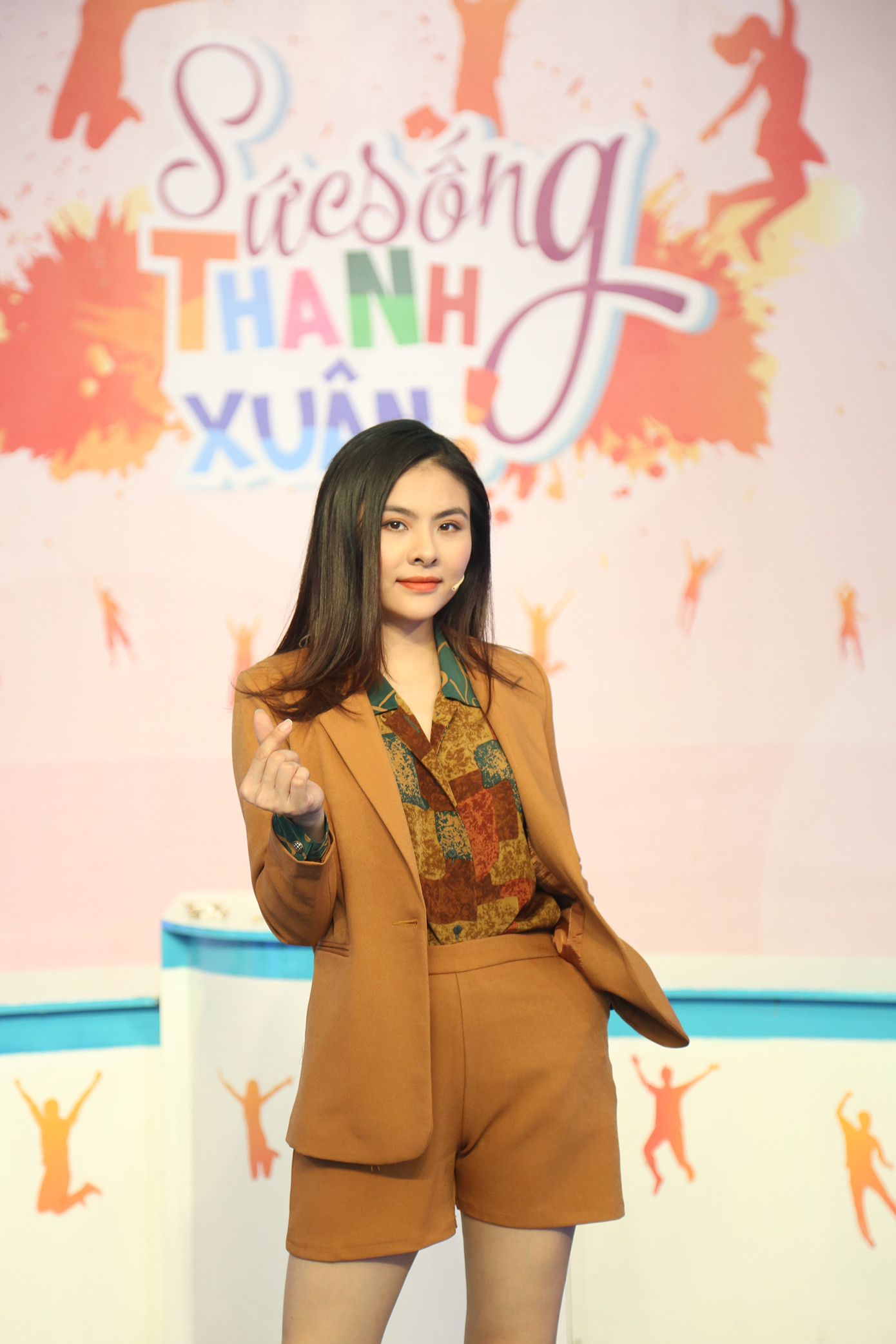 Vân Trang ‘kể xấu' ông xã lầm lì, khó gần trên sóng truyền hình ảnh 1