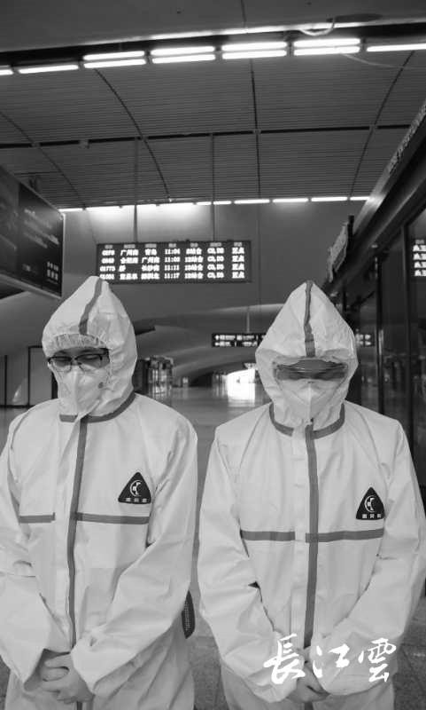 Nghệ sĩ Trung Quốc tri ân những người đã hy sinh trong cuộc chiến chống đại dịch COVID-19 ảnh 1