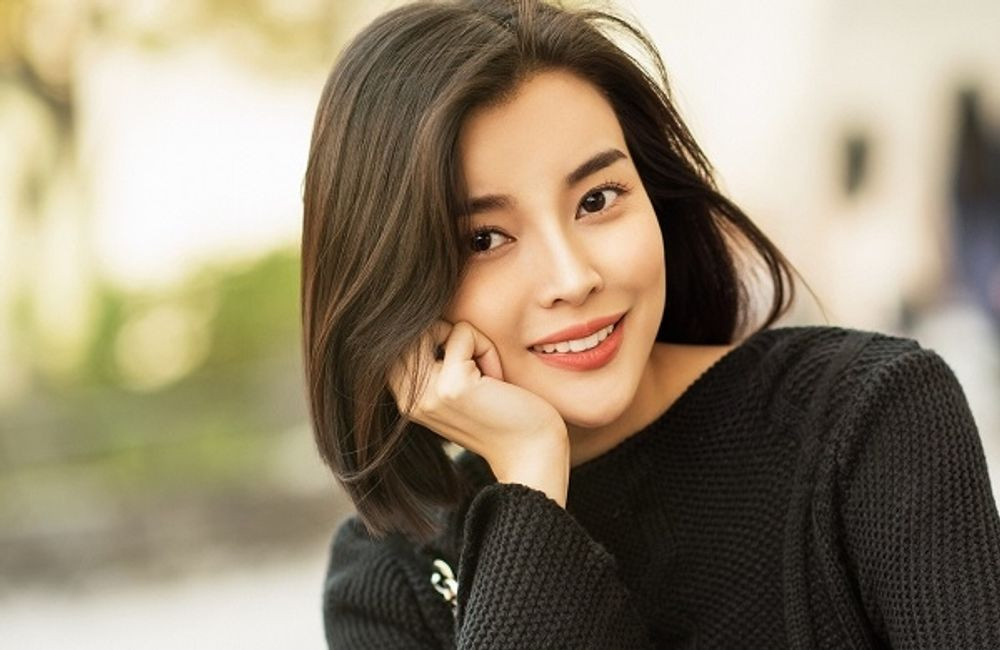 Cao Thái Hà xin lỗi vì đăng clip hút thuốc lá trên trang cá nhân ảnh 1