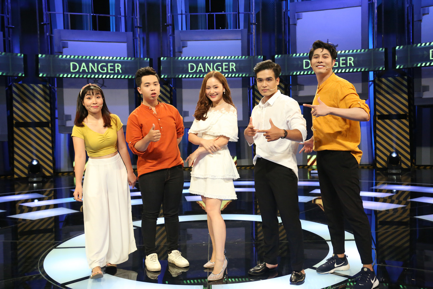 Lan Phương đỏ mặt vì bị Đại Nghĩa tiết lộ ‘thâm cung bí sử’ tại trường sân khấu ảnh 2