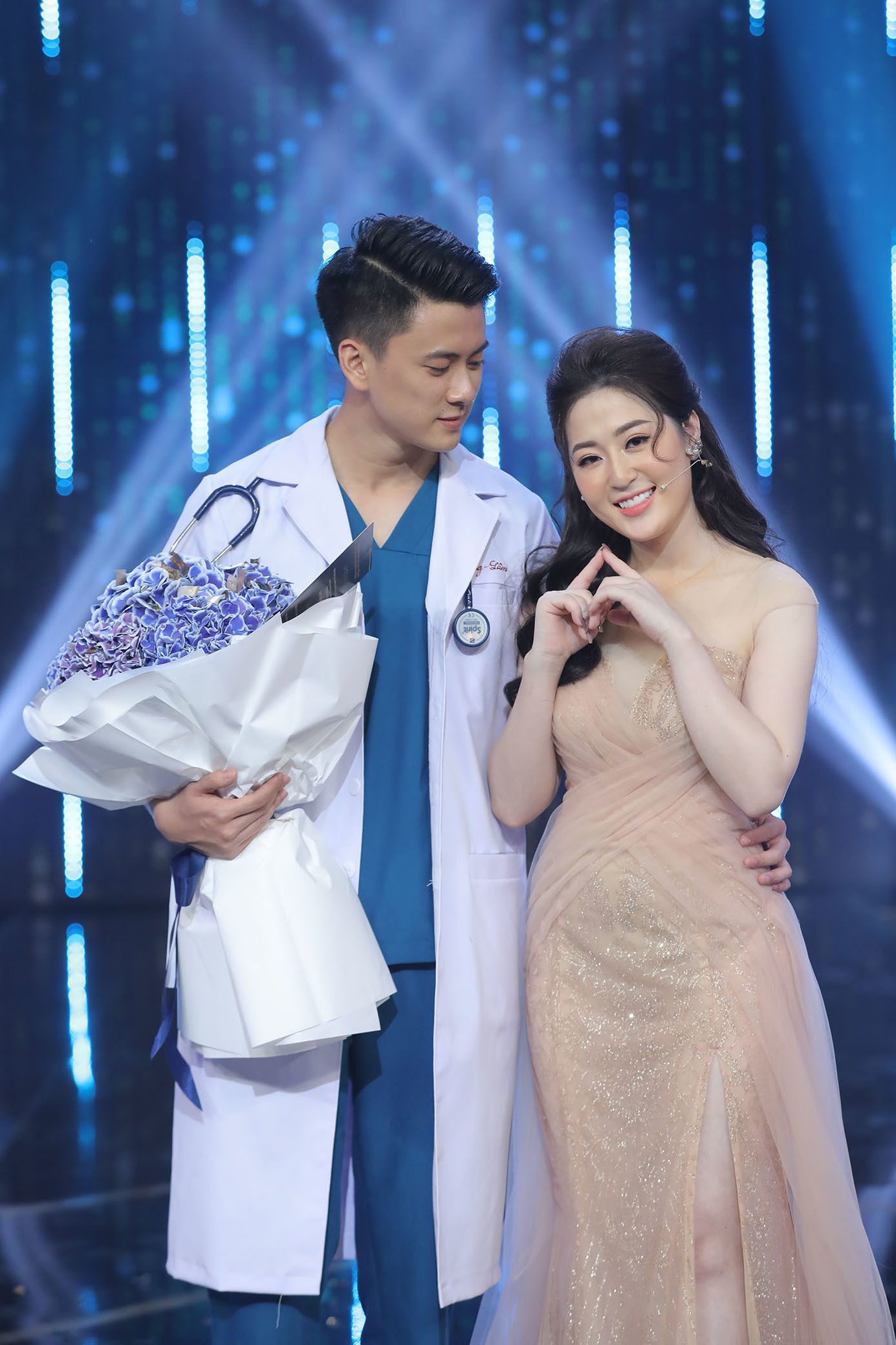 Những scandal liên tục bị lặp lại trong 'Người ấy là ai' khiến khán giả bức xúc ảnh 1