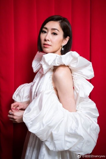 Sự thật việc sao nữ đình đám Hong Kong đi làm shipper giữa mùa Covid -19 ảnh 3