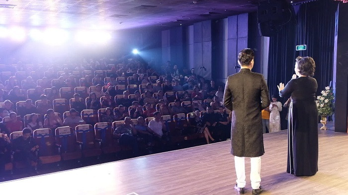 Showbiz 1/2: Phiên tòa xử nữ diễn viên Nhật tập trung hơn 2000 người ảnh 4