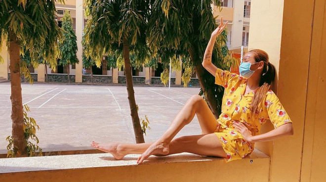 Nữ du học sinh Canada chê khu cách ly: Nhân viên y tế ngủ ngoài trời còn chưa than! ảnh 2