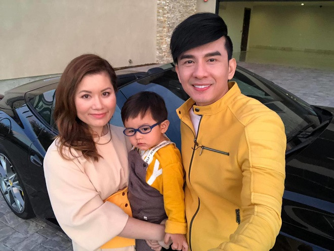 Valentine thời dịch: Ưng Hoàng Phúc tặng vợ khẩu trang, Ngô Thanh Vân 'tủi thân' ảnh 5