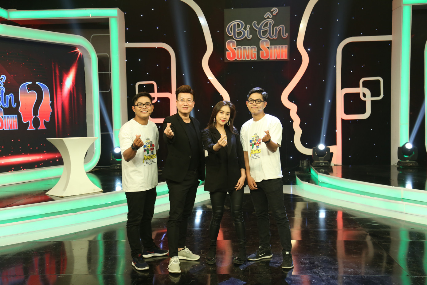 Phạm Lịch vừa công bố bạn trai mới thì được fan 'thả thính' trên sóng truyền hình ảnh 2