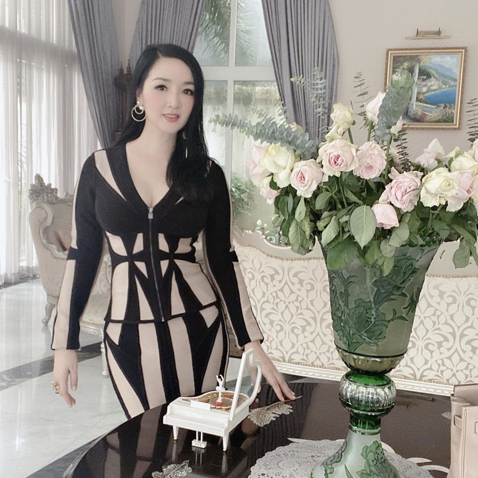 Hoa hậu Giáng My khoe vòng 1 gợi cảm với bikini ảnh 6