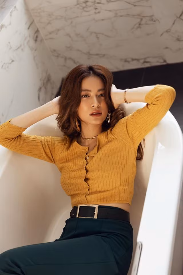 Choáng ngợp với không gian rộng lớn như 'trung tâm thương mại' trong nhà Hoàng Thùy Linh ảnh 7