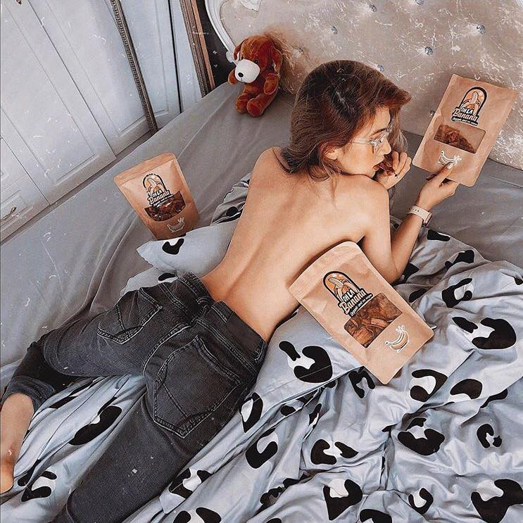 Hot gymer Việt gây 'bão' mạng xã hội TQ vì loạt ảnh nóng bỏng trên giường ảnh 11