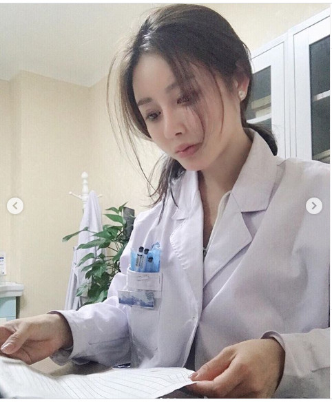 Hình thể như lực sĩ của nữ y tá Trung Quốc tham gia chống Covid -19 ảnh 10