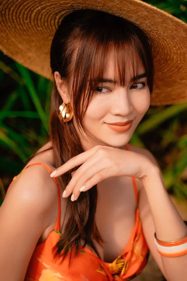 Mừng sinh nhật, Ninh Dương Lan Ngọc 'chiêu đãi' fan bằng hình ảnh siêu nóng bỏng ảnh 7