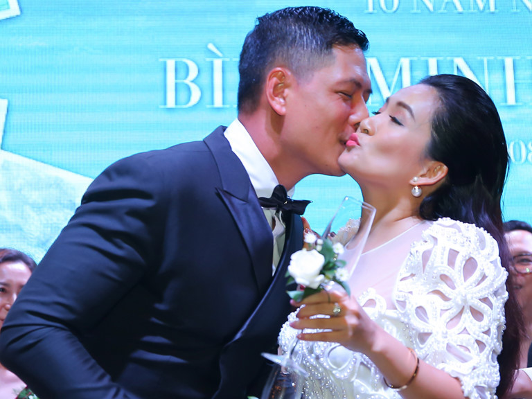 Hành động ngọt ngào của vợ chồng Bình Minh khi kỉ niệm 12 năm ngày cưới giữa đại dịch ảnh 7