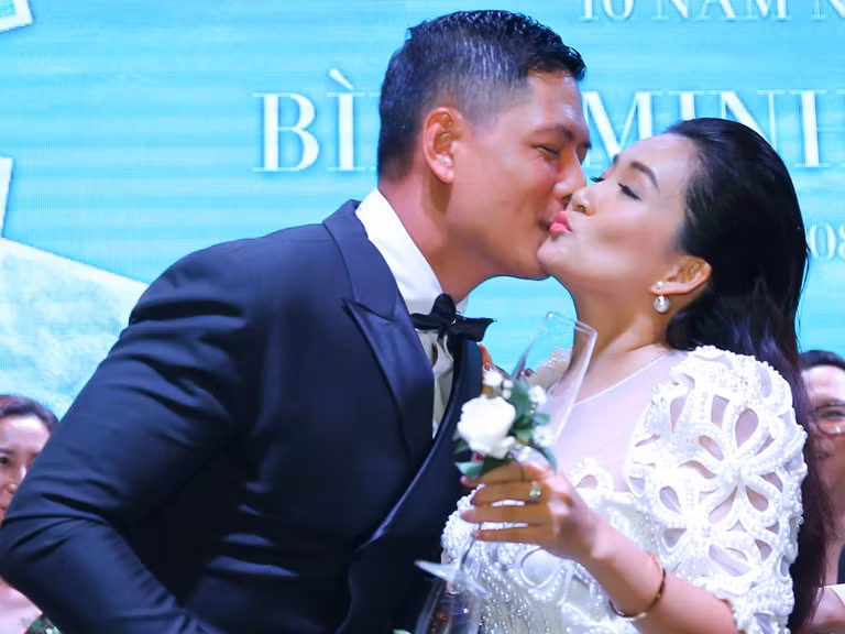 Hành động ngọt ngào của vợ chồng Bình Minh khi kỉ niệm 12 năm ngày cưới giữa đại dịch ảnh 7