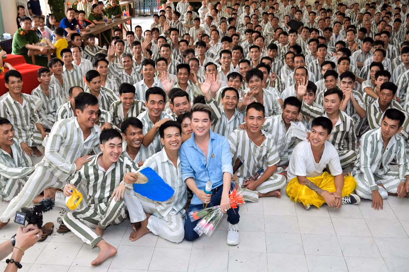Nghệ sĩ Việt đóng cửa sân khấu, hủy show vì dịch corona ảnh 4