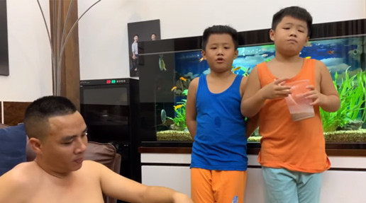 Bất ngờ với cách dạy dỗ và xưng hô của Mạnh Hùng với hai con trai MC Hoàng Linh ảnh 1