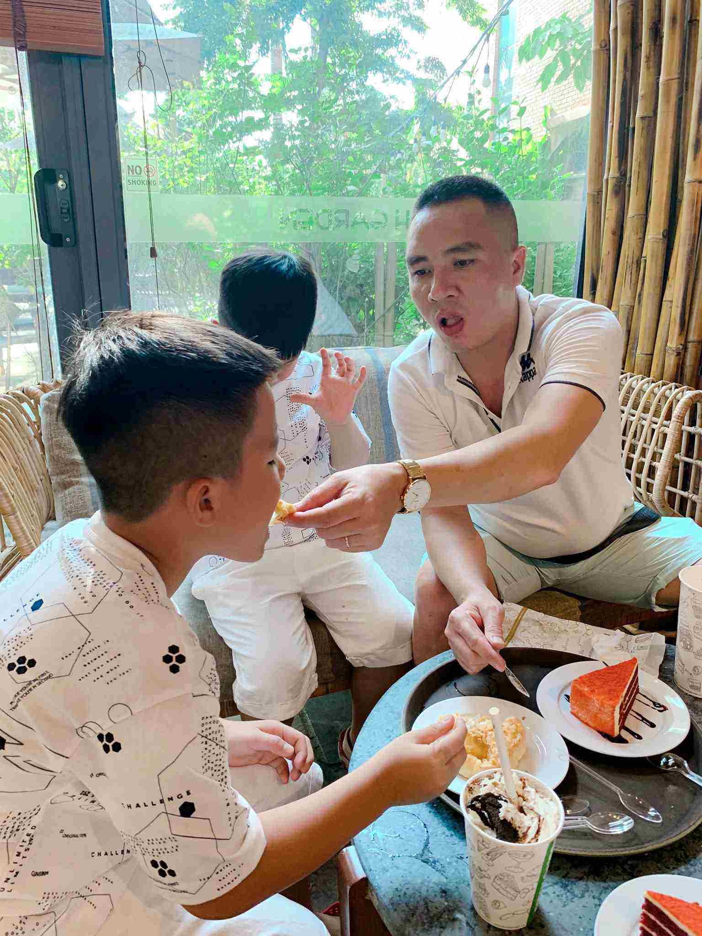 Bất ngờ với cách dạy dỗ và xưng hô của Mạnh Hùng với hai con trai MC Hoàng Linh ảnh 4