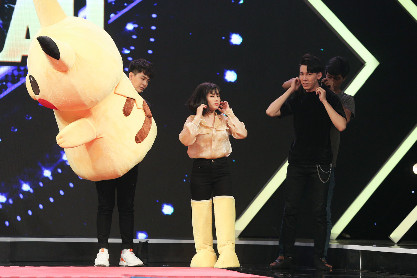 MC Nguyên Khang khuyên nhủ Anh Tú lên núi tu luyện thêm ảnh 2