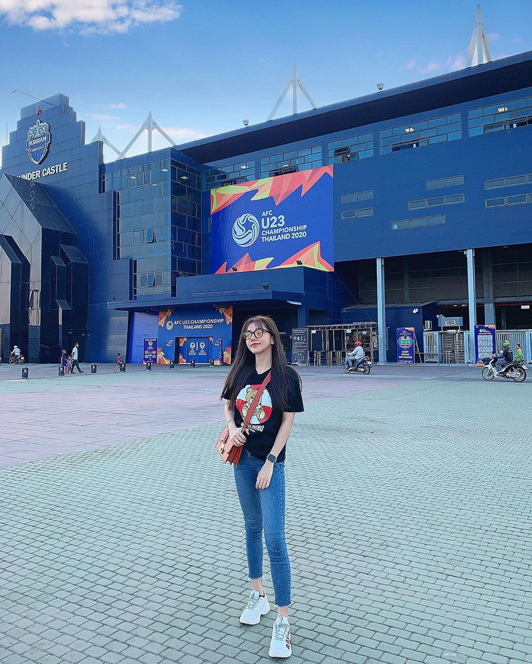 Bạn gái hot girl của Hoàng Đức gây 'bão' cộng đồng mạng Thái vì quá gợi cảm ảnh 3