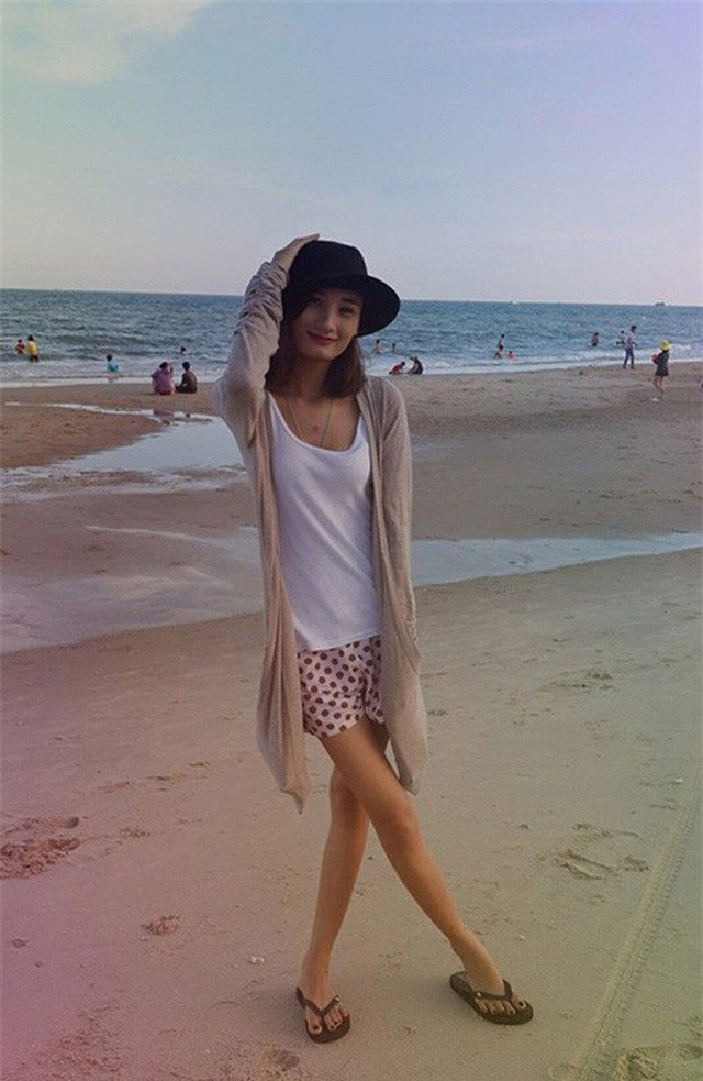 Siêu mẫu Lê Thúy tụt 10 kg trong 2 tháng, báo động suy nhược cơ thể ảnh 2